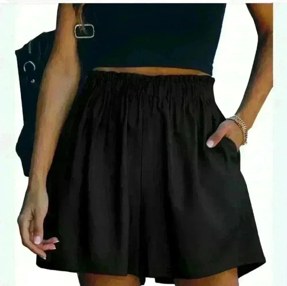 NWNT H&M party cocktail office shorts  Size 8 - Picture 1 of 6